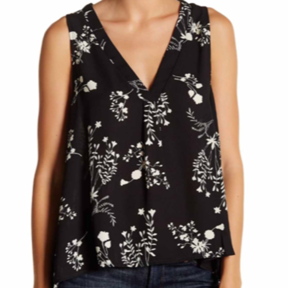 Lush Woven V-Neck Floral Tank